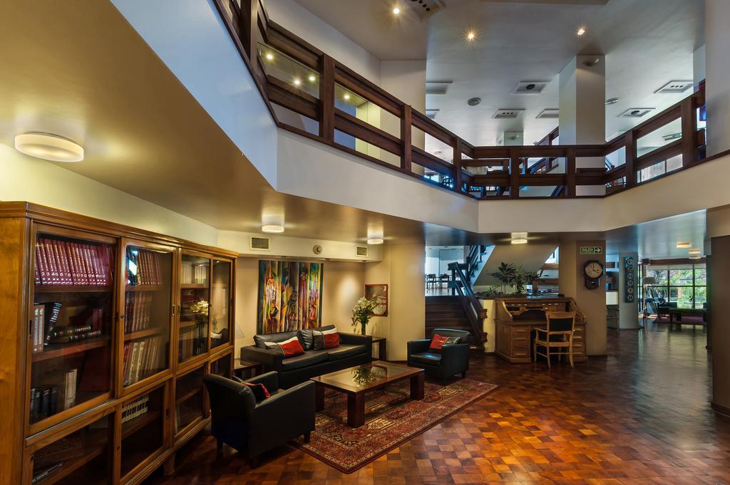 De La Canada 4*