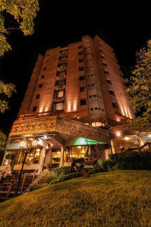 De La Canada Hotel