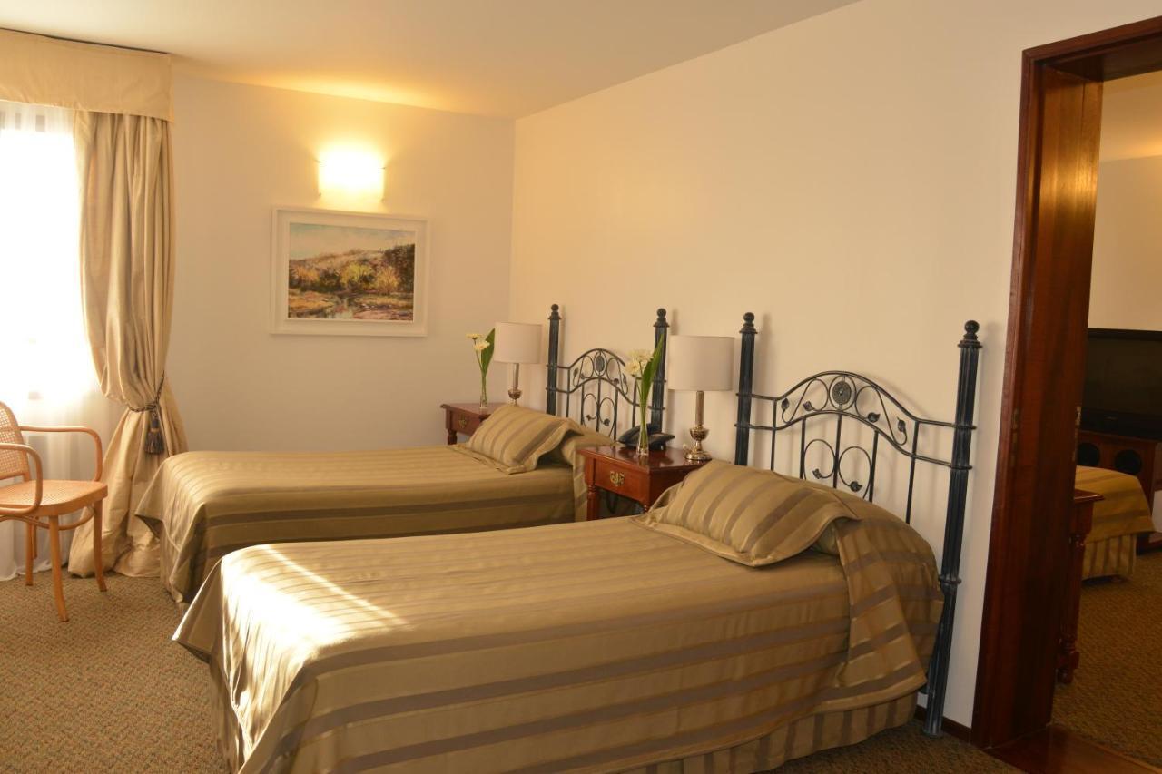 De La Canada 4*